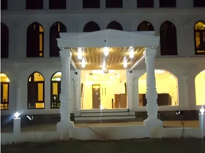 Hotel Naqash Residency Hotels near Nishat Garden