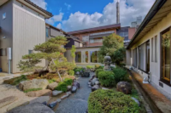 Katsuzakikan Hôtels à : 