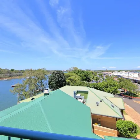 Burnett Riverside Hotel