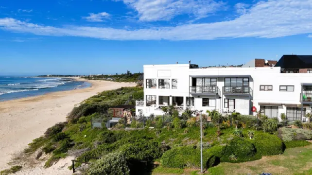 On the Beach Guesthouse Jeffreys Bay