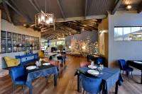 Dunkeld East Hotel - balcony