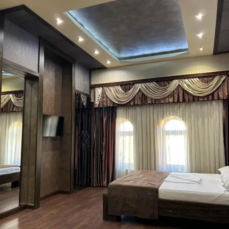 Hotel Roma & Tours
