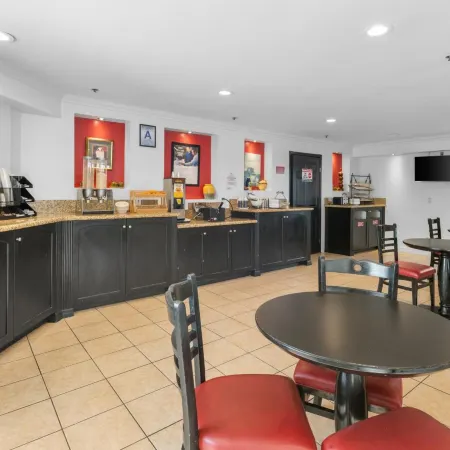 Ramada by Wyndham Ontario