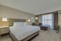 DoubleTree by Hilton Phoenix Chandler Hotels near Chandler Park