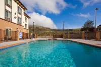 Holiday Inn Express & Suites Frazier Park Hotels in Lebec