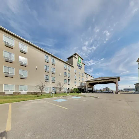 Holiday Inn Express & Suites EDMONTON-INTERNATIONAL AIRPORT by IHG