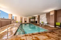 SpringHill Suites Oakland Airport - Pools