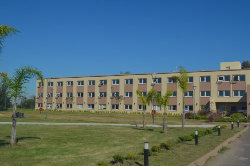 Days Inn by Wyndham Zarate Hotels in Campana