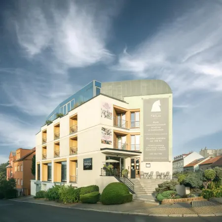 Hotel Troja Отели рядом с достопримечательностью «Прага 09»