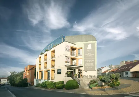 Hotel Troja Отели в г. Predboj