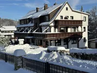 Hotel Ingeburg Hotel dekat Harzfalkenhof Bad Sachsa