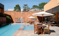 Carlton Plaza Baobá - Pools