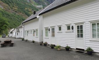 Brekke Apartments