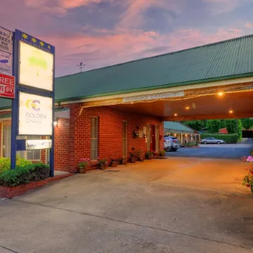 Elms Motor Inn