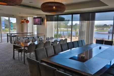 Lady Bay Resort Отели рядом с достопримечательностью «Уоррнамбул»