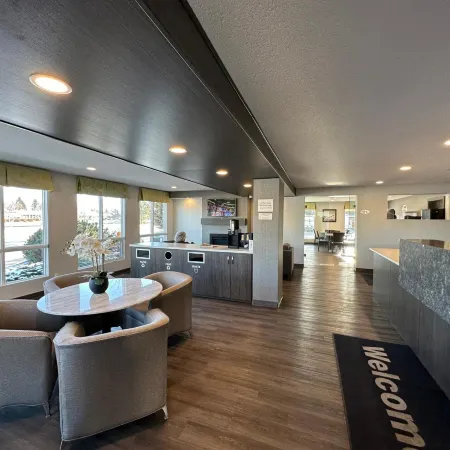 Super 8 by Wyndham Lethbridge