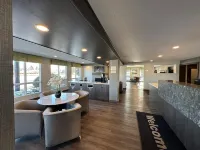 Super 8 by Wyndham Lethbridge - parking