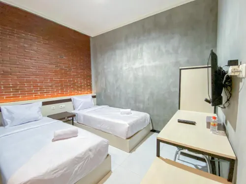 RedDoorz Syariah at Mitra Guest House