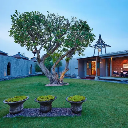 Villa Villa Pattaya Отели рядом с достопримечательностью «Ват Суттхават»