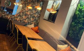 The Bear on the Square