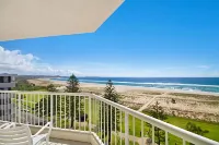 Meridian Tower Kirra Beach - Beach