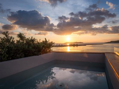 Shapes Luxury Suites
