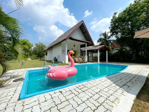 A'FAMOSA Pool Villa by S&T Homez Hotels in Tampin