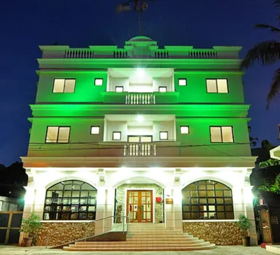엘 아시엔데로 프라이빗 호텔 University of San Agustin Extension Campus Chapel 주변 호텔