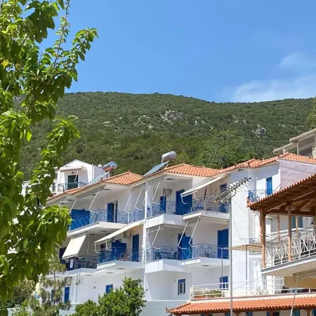 Matina Apartments Tyros
