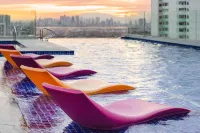 Ibis Styles Manila Araneta City - Rooftop Pools