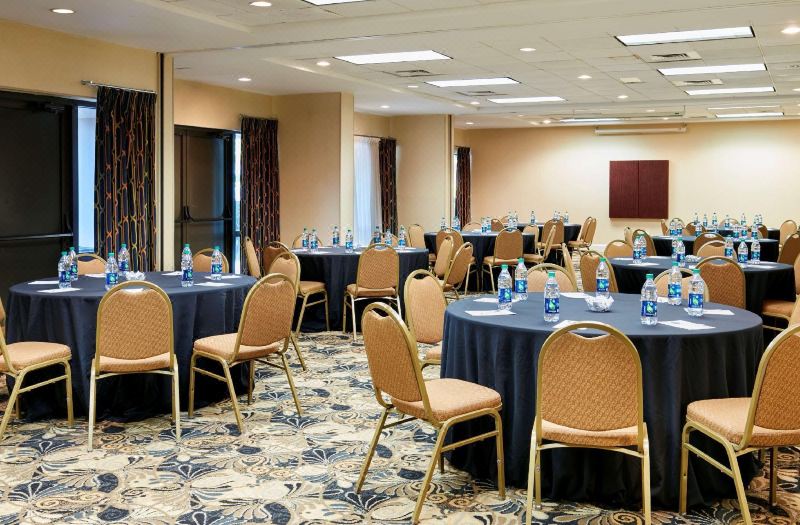 Hampton Inn & Suites Concord Charlotte photo 5