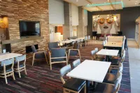 La Quinta Inn & Suites by Wyndham Perry - breakfast