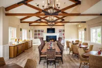 Lighthouse Lodge & Cottages - breakfast