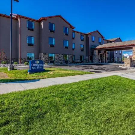 Cobblestone Hotel & Suites - Victor