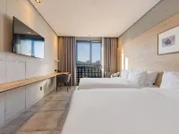 THE HONG C Gangneung Hotels near Tenpeuro