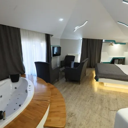 Midis Otel