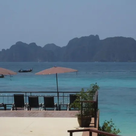 Phi Phi Long Beach Resort & Villa