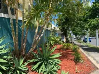 Broadwater Keys Holiday Apartments Hotels in Labrador