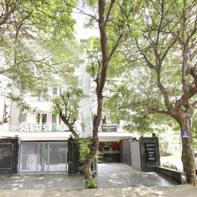Saltstayz Select - Huda City Center Hotels near Sushant Lok