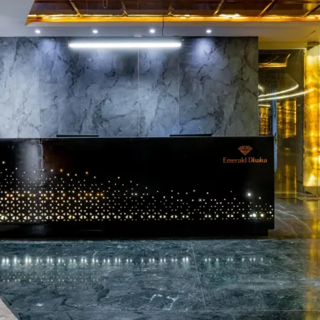 Monsoon Courtyard Luxury Hotel