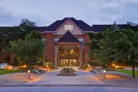 Four Points by Sheraton St. Catharines Niagara Suites Hotels near Grapeview Baseball Field