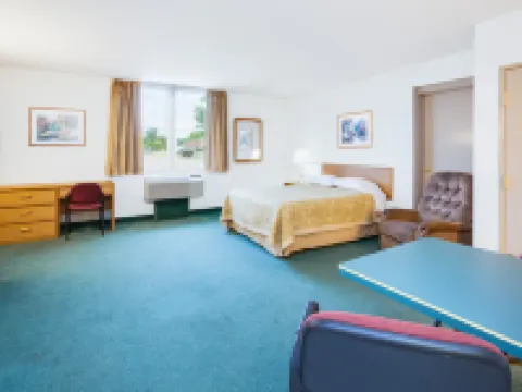 Super 8 by Wyndham Brooklyn Hotels in Jackson County