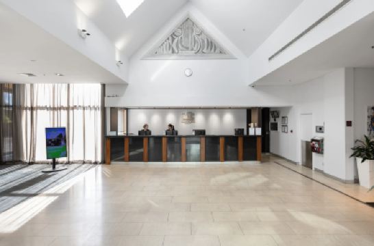 フロントデスク ホリデイ イン ポッツ ポイントの写真