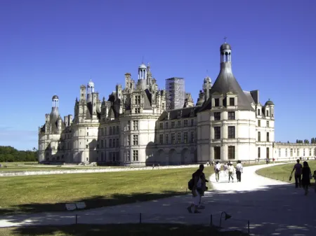 Novotel Amboise Отели рядом с достопримечательностью «Парк Мини-Шато»