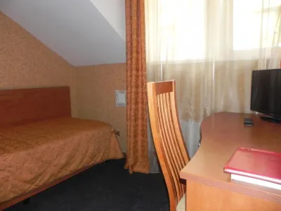 Mon Plezir Hotel Hotels near Khram Arkhangela Mikhaila