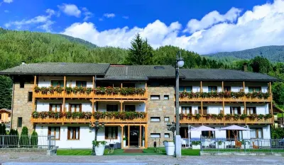Olympic Regina Hotel