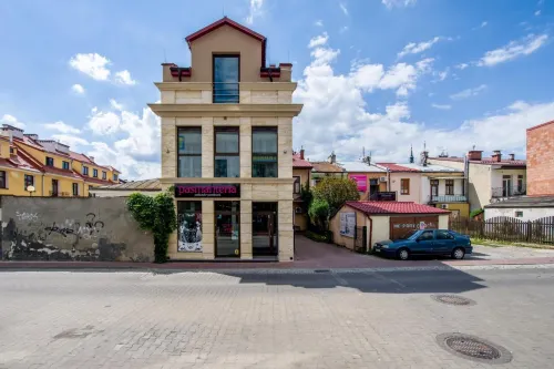 Apart Madryt Hotels in Tarnobrzeg