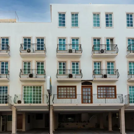 Boca Inn Hotel & Suites