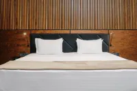 Astra Hotel - parking