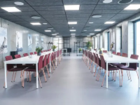 フォー ポインツ フレックス バイ シェラトン ホーセンス ヘーデンステット市のホテル